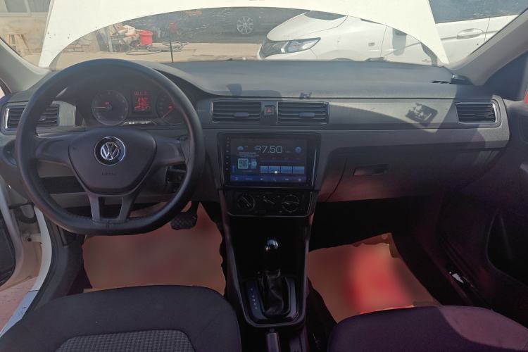 Used Volkswagen Santana 2018 1.5L Automatic Fashion Edition Center Console