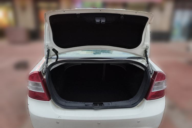 Used Ford Focus 2013 Sedan Classic 1.8L Manual Fashion Edition Trunk