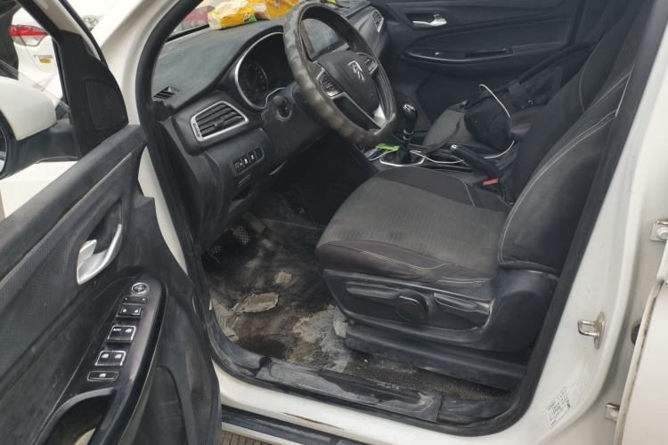 Used Baojun 730 2021 1.5L Manual Fashion Version 7 Seats