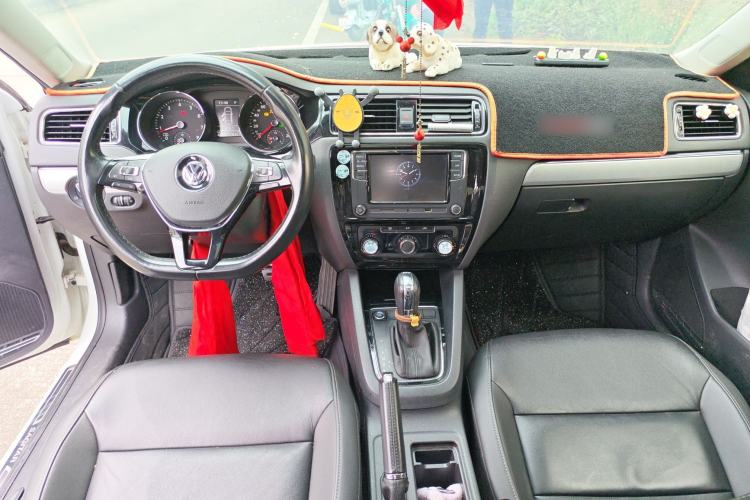 Used Volkswagen Sagitar 2018 280TSI DSG Ignite Edition Center Console