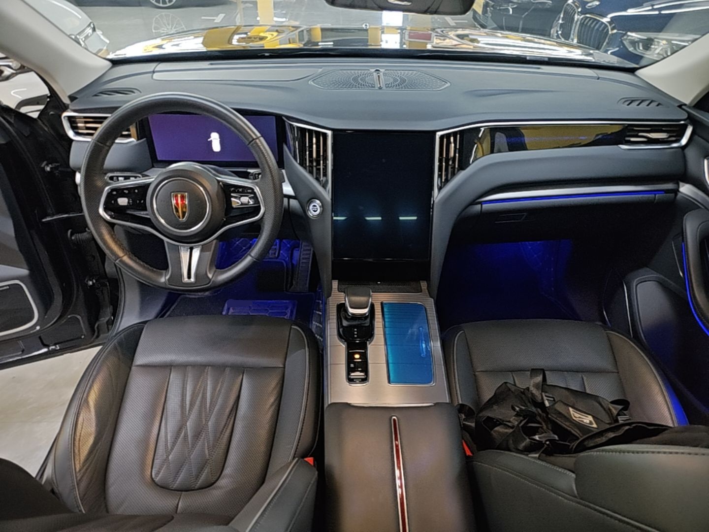 Hongqi HS7 PHEV 2024 2.0T PHEV Four-Wheel Drive Flagship Edition 7 Seats — снимка 19
