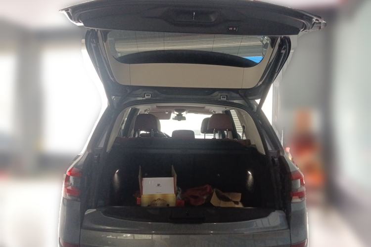 Used BMW X5 2022 xDrive 30Li Luxury M Sport Package Trunk