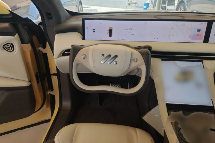 Used IM LS7 2023 100kWh Pro All-Wheel-Drive Version