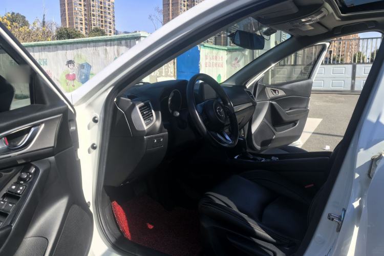 Used Mazda Mazda 3 Axela 2017 Sedan 1.5L Automatic Luxury Model China VI Standard
