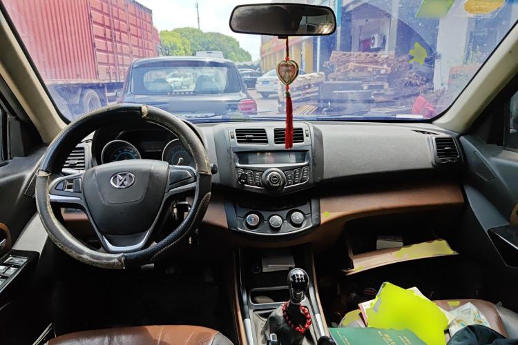 Used JDMC T7 2017 2.0T PLUS Two-Wheel Drive Luxury Edition Extended Wheelbase D20B Center Console