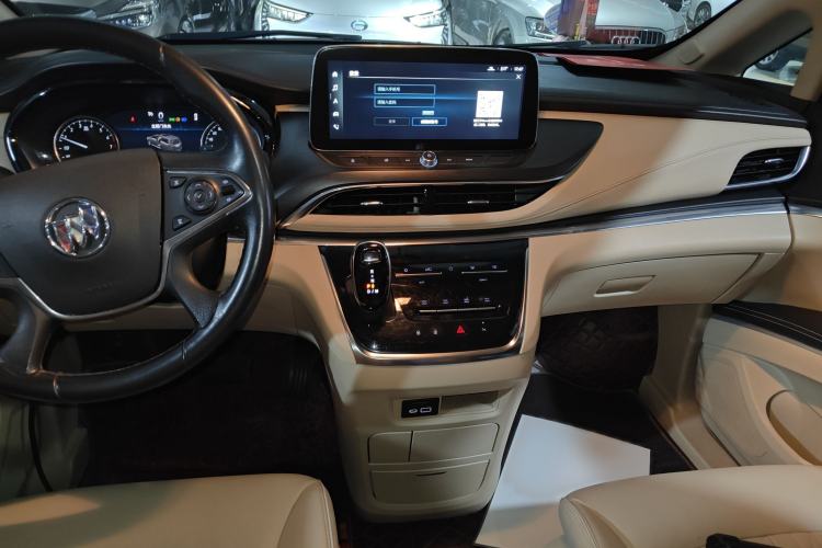 Used Buick GL8 2023 Facelifted Land Cruiser Executive Luxury Version
