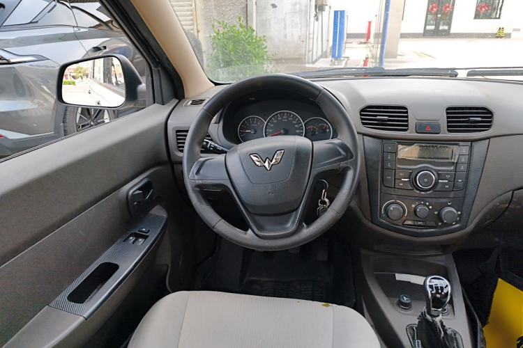 Used Wuling Hongguang 2015 1.2L S Base Model China IV
