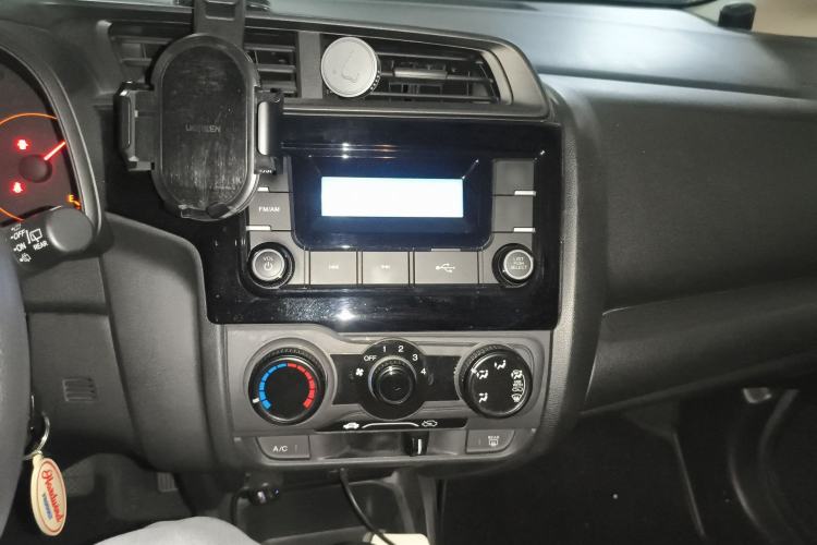 Used Honda Fit 2018 1.5L CVT Comfort Sunroof Version Audio And AC Panel