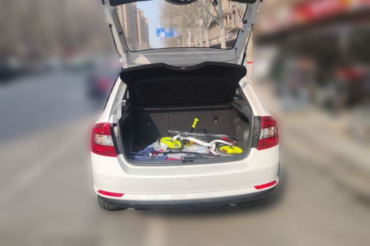 Used Skoda Rapid Spaceback 2018 1.6L Automatic Comfort Edition Trunk