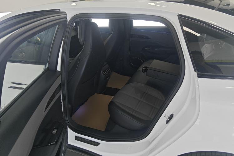 Used Hongqi EH7 2024 690 Pro
