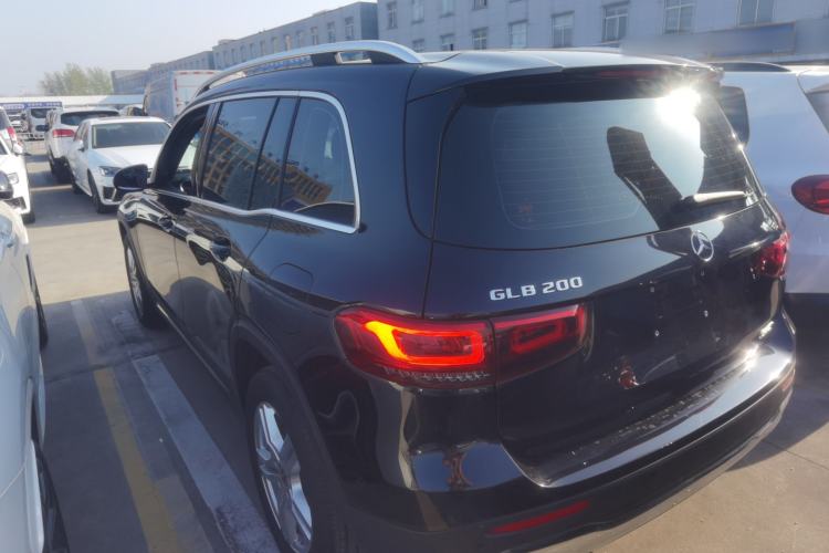 Used Mercedes-Benz GLB 2022 Second Facelift GLB 200 Fashion Edition Exterior 2