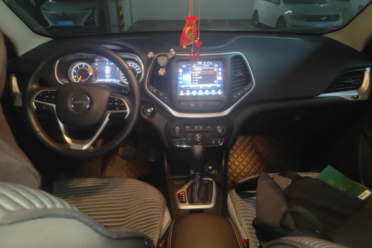 Used Jeep Cherokee 2017 2.0L Superior Edition