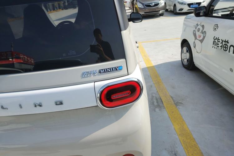 Used Wuling Hongguang MINIEV 2024 3rd Generation 215km Advanced Version
