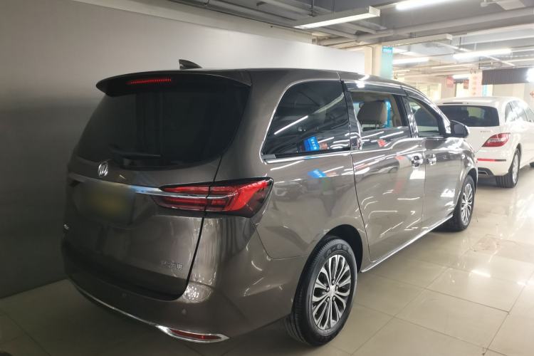 Used Buick GL8 2023 Facelifted Land Cruiser Executive Luxury Version