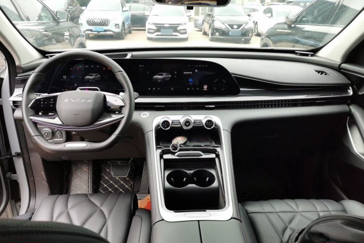 Used EXEED Stellar 2023 400T Two-Wheel Drive Comfort Flyfish Edition