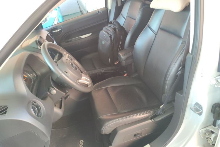 Used Jeep Compass 2015 2.0L Two-Wheel Drive Luxury Edition