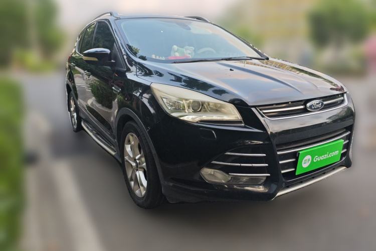 Used Ford Kuga 2013 2.0L GTDi Four-Wheel-Drive Sport Model Front Right 45 Deg
