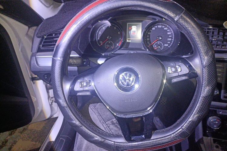 Used Volkswagen Lamando 2017 280TSI DSG Luxury Edition
