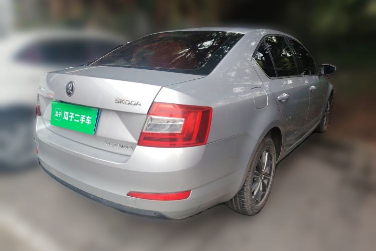 Used Skoda Octavia 2016 1.6L Manual Front-Wheel-Drive Version
