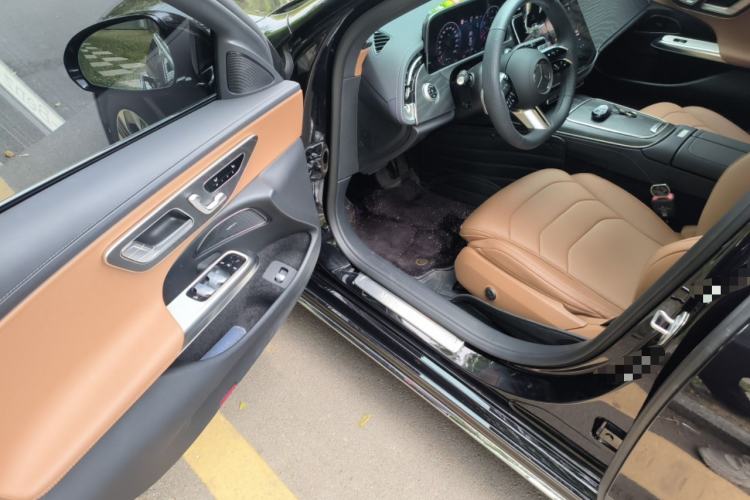 Used Mercedes-Benz E-Class 2024 Facelift E 300 L Fashion Sport Edition
