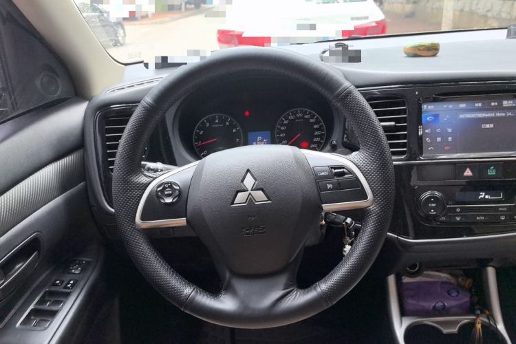 Used Mitsubishi Outlander 2013 2.0L Two-Wheel Drive Sport Navigation Version 5 Seats
