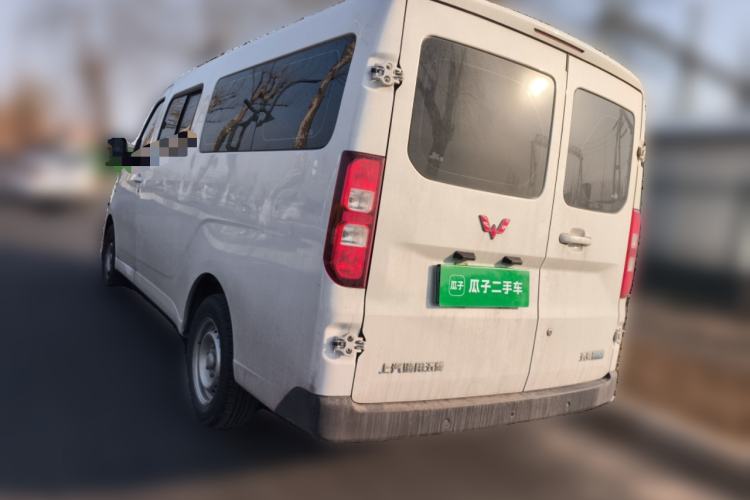 Used Wuling Yangguang 2024 300KM Comfort Version Passenger Van 75kW
