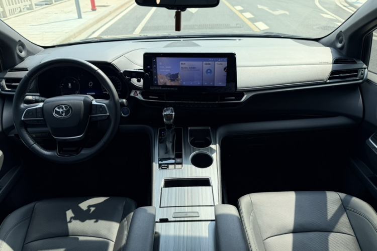 Used Toyota SIENNA 2021 2.5L Hybrid Ultimate Edition Interior 11