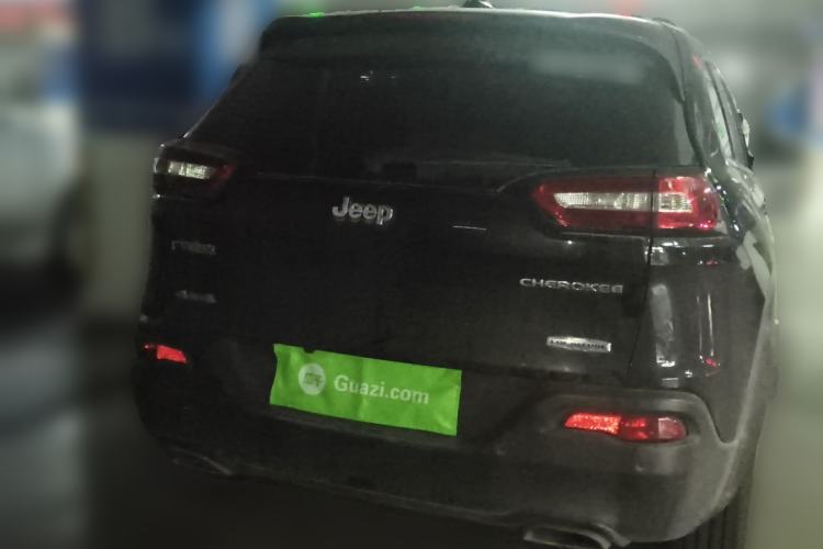 Used Jeep Cherokee 2016 2.4L Leading Edition
