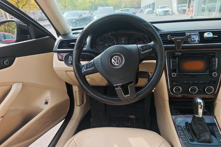 Used Volkswagen Passat 2011 2.0 TSI DSG Premium Edition Steering Wheel