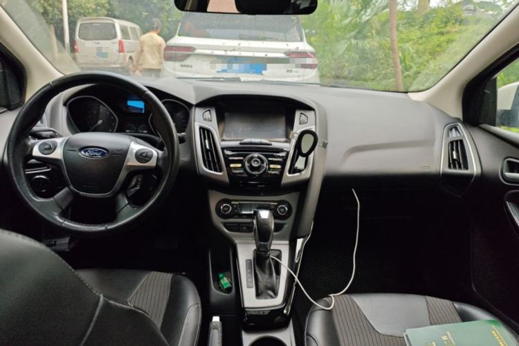 Used Ford Focus 2012 Sedan 1.6L Automatic Fashion Edition