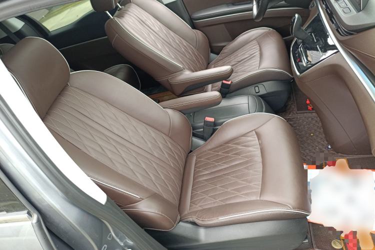 Used Buick GL8 2022 Land Business Class 652T Luxury Model Right Front Seat