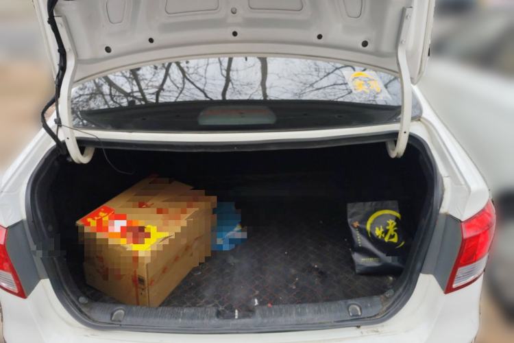 Used Kia K2 2015 Sedan 1.4L MT GLS Trunk