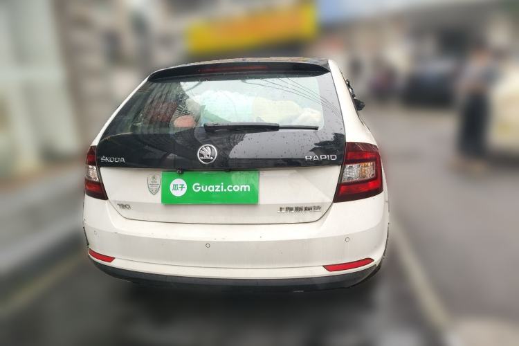 Used Skoda Rapid Spaceback 2014 1.6L Automatic Enjoyment Edition
