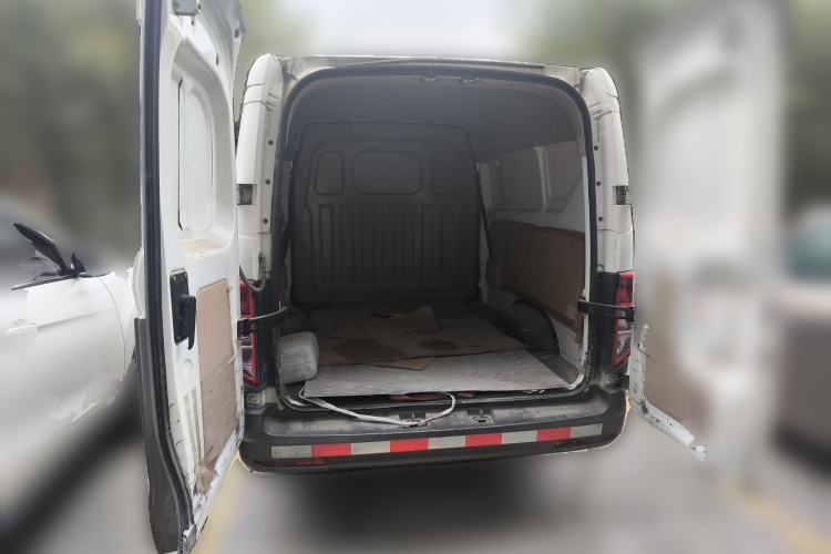 Used CHANGAN KUAYUE Xing V7 2022 1.6L Gasoline Luxury Model 2-Door Dual-Swing Doors DAM16KR Trunk