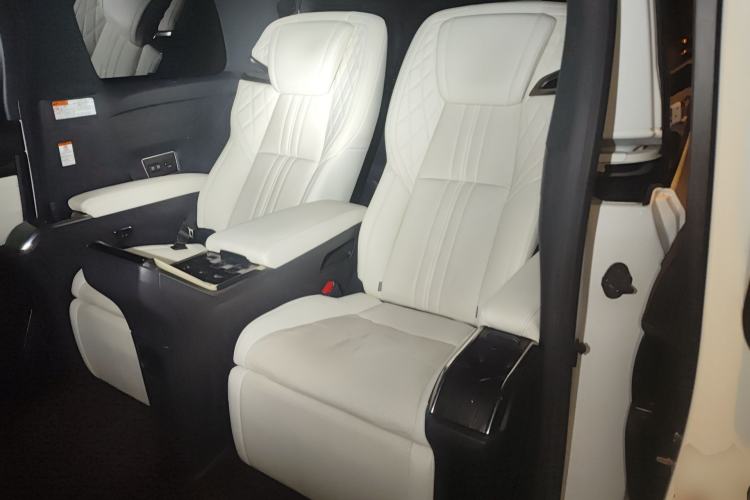 Used Lexus LM 2020 300h Four-Seat Grand Edition Left Rear Seat