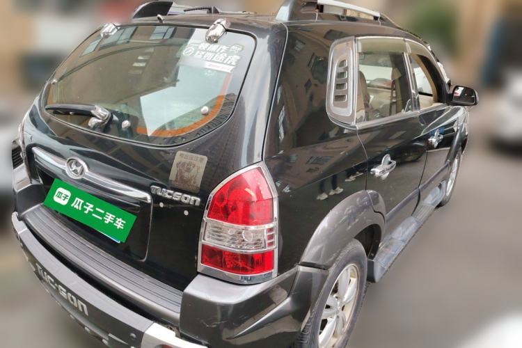 Used Hyundai Tucson 2009 2.0L Automatic Two-Wheel Drive with Sunroof
