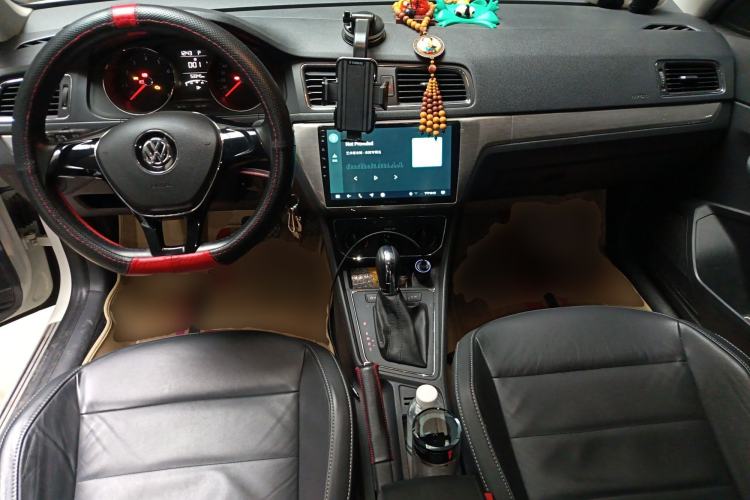 Used Volkswagen Lavida 2015 1.6L Automatic Comfort Edition
