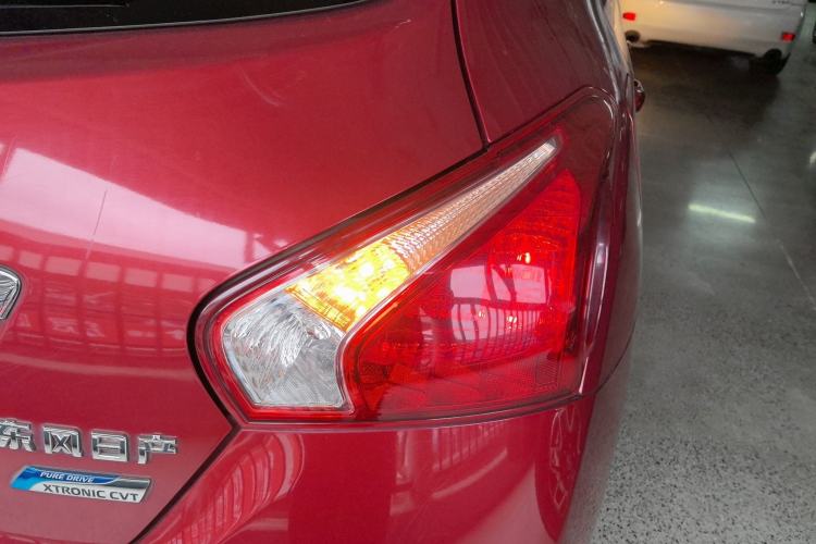 Used Nissan Tiida 2013 1.6L CVT Cool Cafe Edition