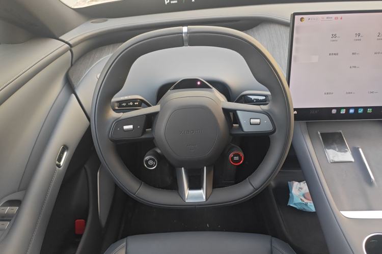 Used Xiaomi Auto YU7 2025 Ultra-Long Range Rear-Wheel Drive Version Steering Wheel