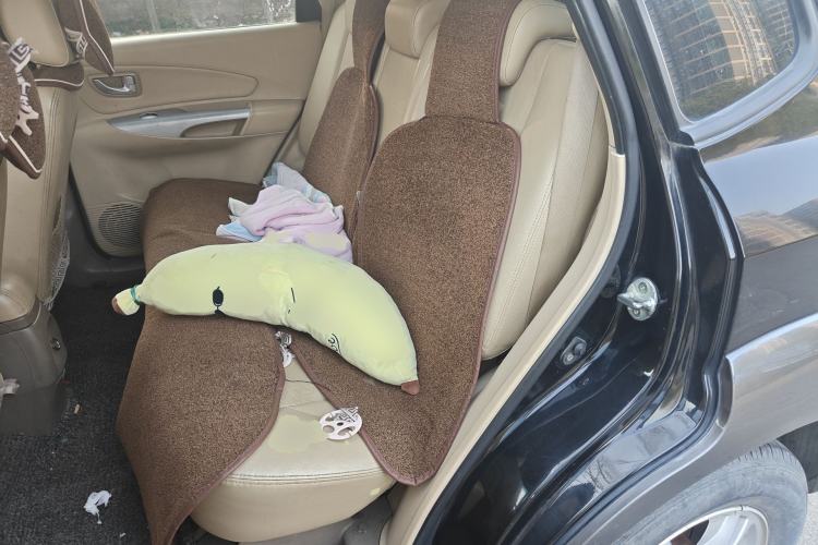 Used Hyundai Tucson 2009 2.0L Automatic Two-Wheel Drive with Sunroof Left Rear Seat