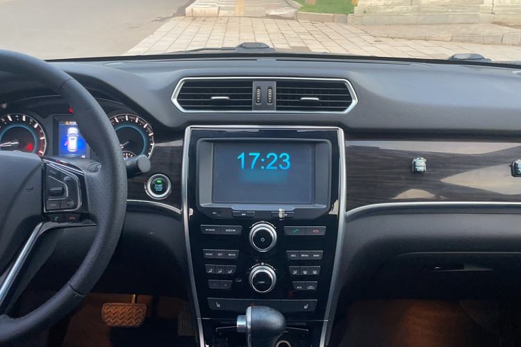 Used Haval H2 2016 Red Label 1.5T Automatic Two-Wheel Drive Elite Model