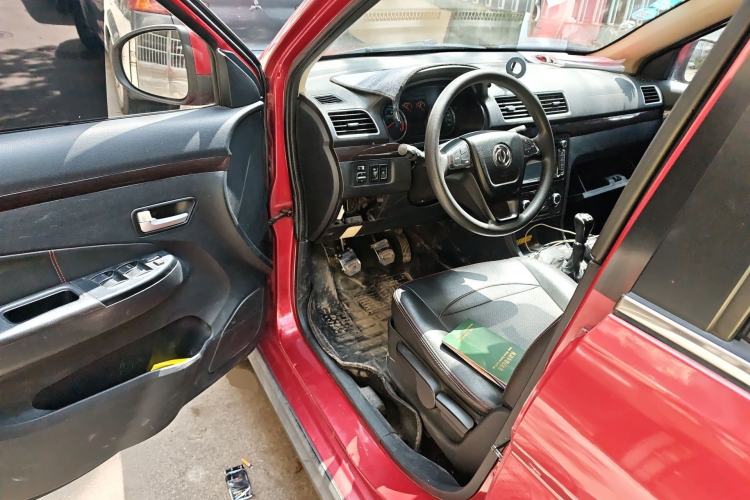 Used Dongfeng Fengon 360 2015 1.5L Manual Luxury 7-Seater China IV Standard Driver Seat