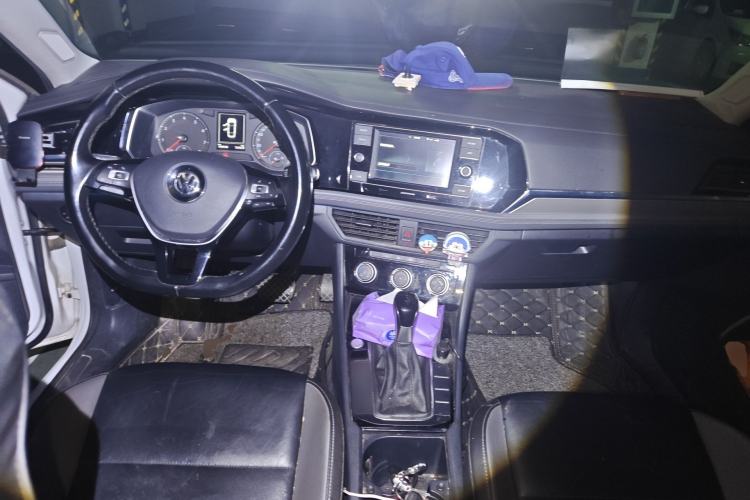 Used Volkswagen Sagitar 2019 280TSI DSG Comfort Version China VI Standard Center Console