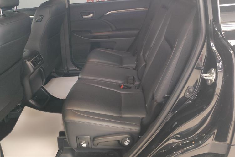 Used Toyota Highlander 2018 2.0T Four-Wheel Drive Supreme Edition 7-Seater China VI Interior 5