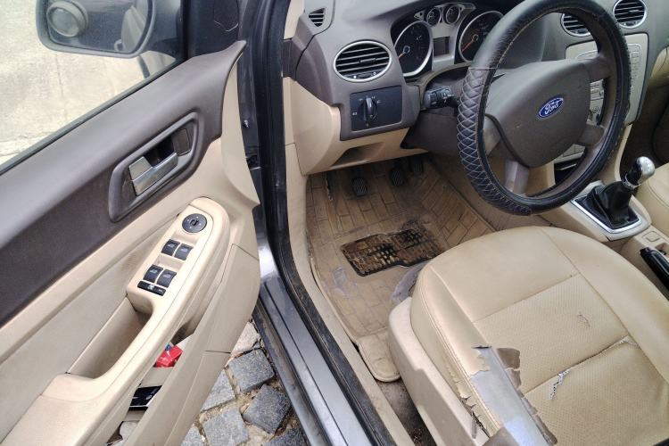 Used Ford Focus 2013 Sedan Classic 1.8L Manual Base Model Driver Seat