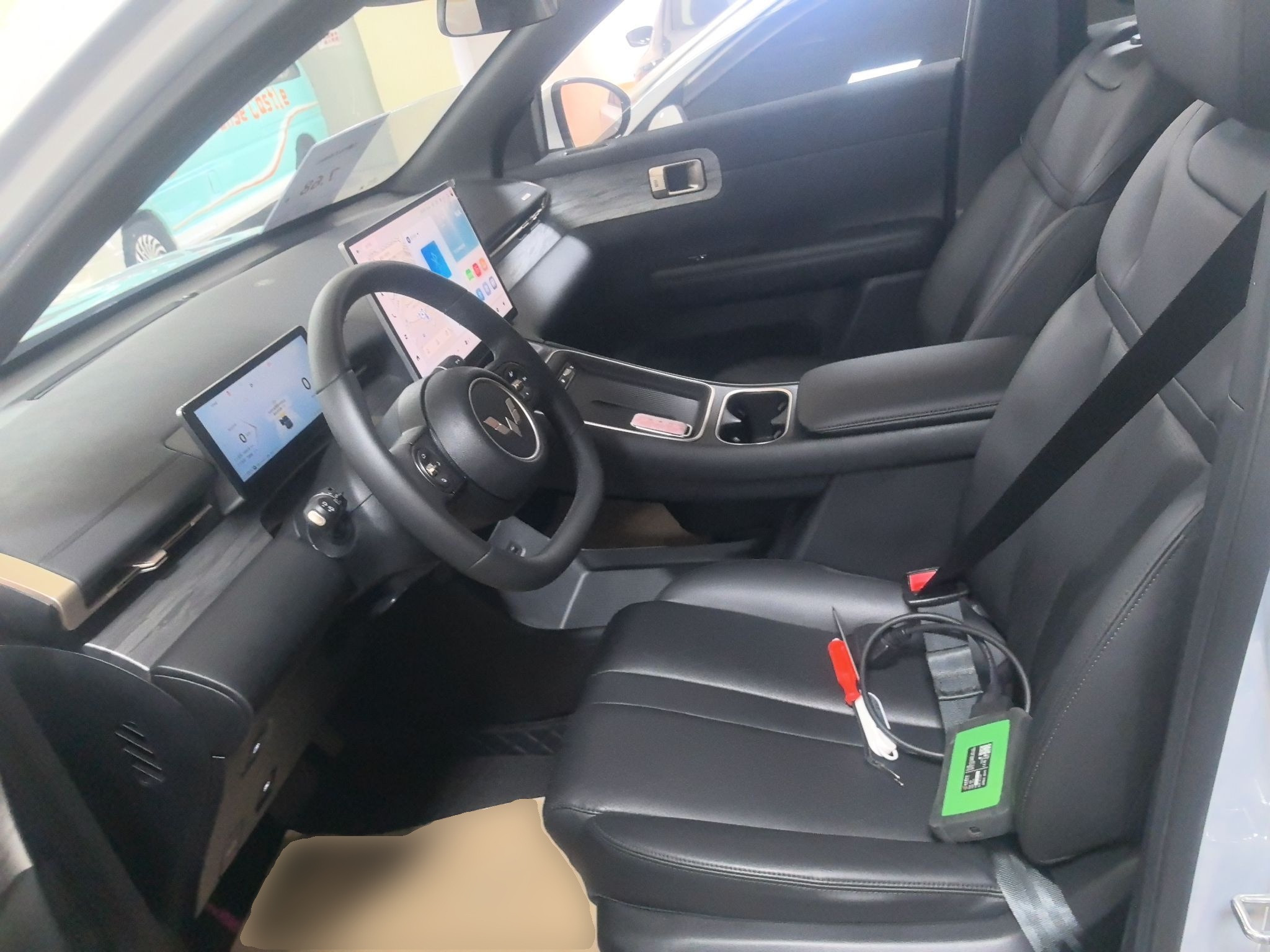 المقاعد الأمامية داخل السيارة