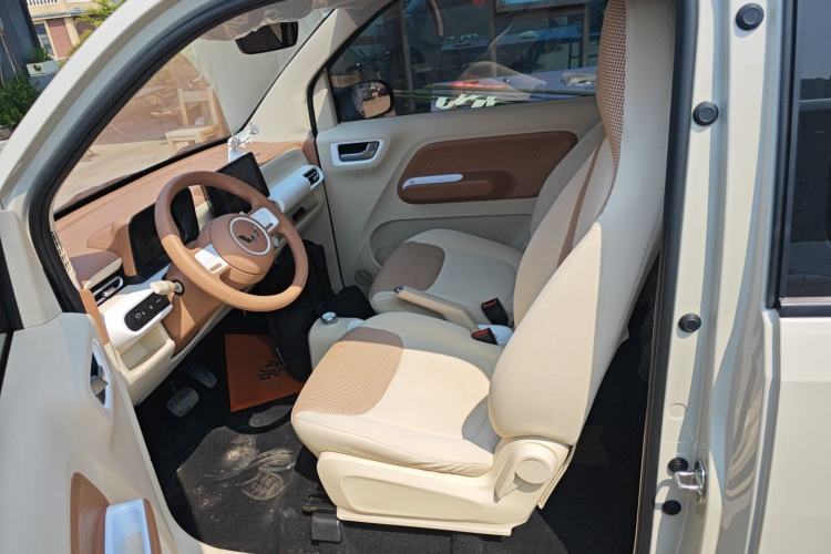 Used Wuling Hongguang MINIEV 2024 3rd Generation 215km Youth Edition Left Front Seat