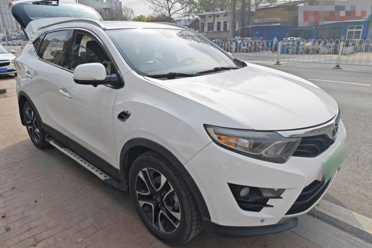 Used Soueast DX7 2017 1.5T Automatic White Rider Trim
