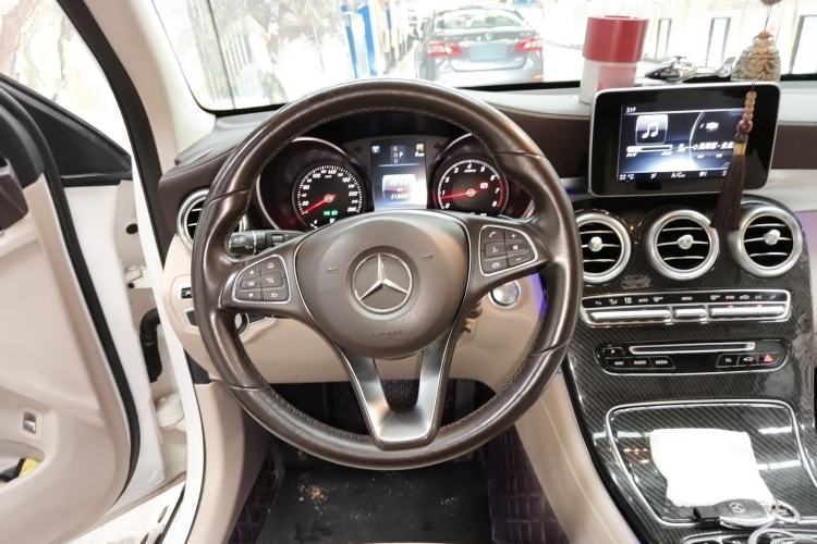 Used Mercedes-Benz GLC 2016 GLC 260 4MATIC Luxury Model

