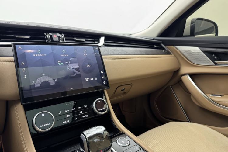 Used Jaguar XFL 2024 2.0T P250 Two-Wheel Drive Prestige Luxury Edition